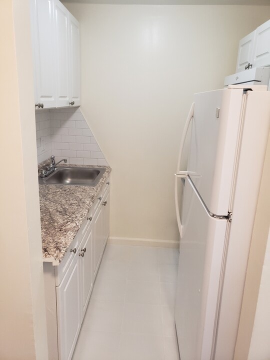 345 Benham Ave in Bridgeport, CT - Building Photo