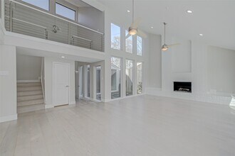 915 Daria Dr in Houston, TX - Building Photo - Building Photo