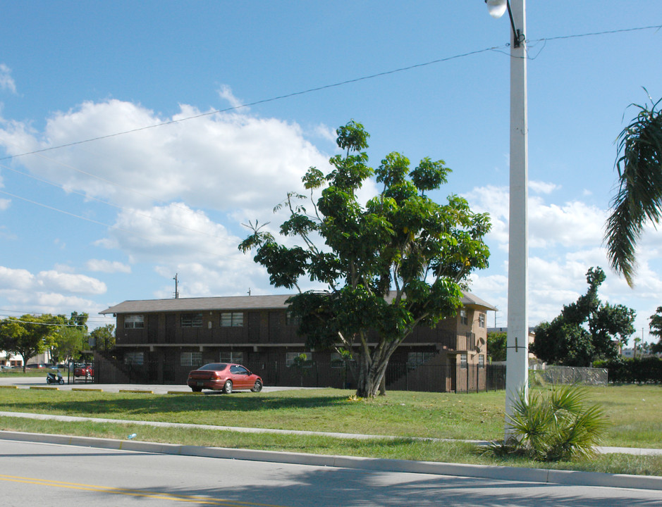 11641 SW 12th St in Pembroke Pines, FL - Building Photo