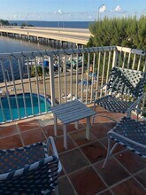 150 SE 25th Rd in Miami, FL - Foto de edificio - Building Photo