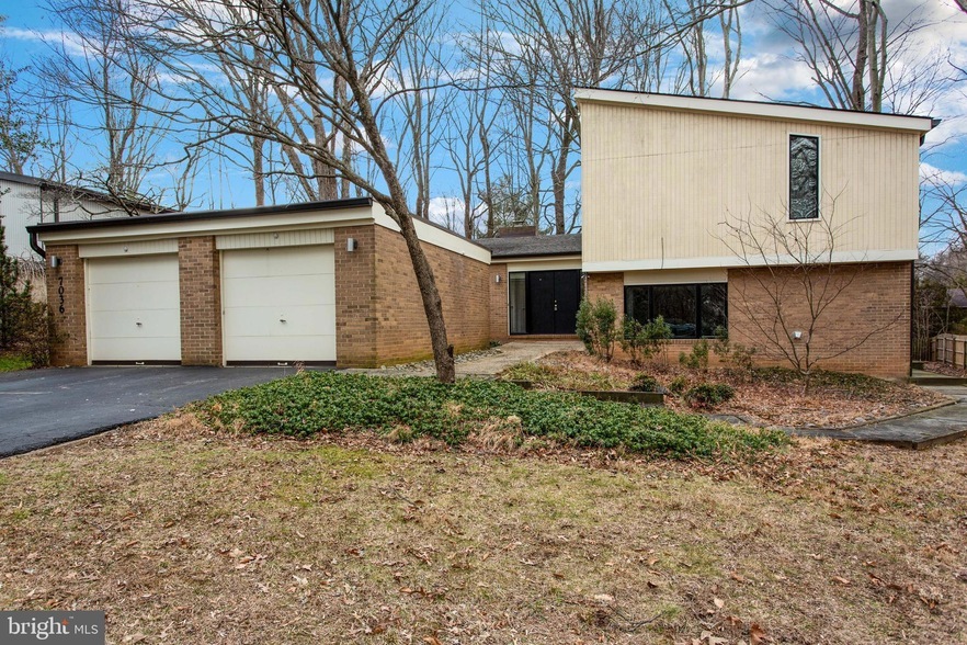 7036 Buxton Terrace, Unit B in Bethesda, MD - Building Photo