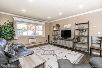 803 Plate St in Rochester, MI - Building Photo - Building Photo