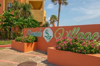 Seaside Village in Galveston, TX - Foto de edificio - Building Photo