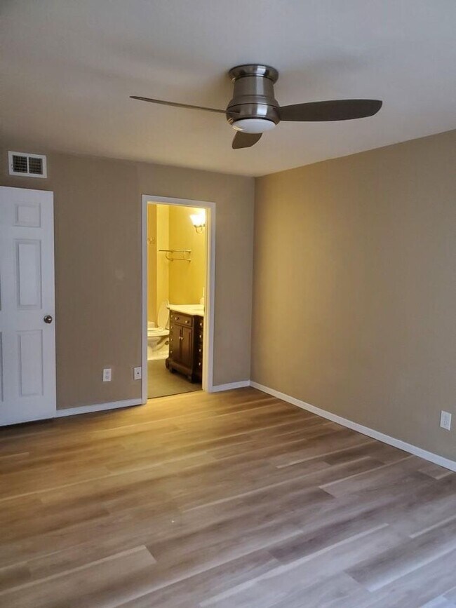 6342 N Barcelona Ln in Tucson, AZ - Building Photo - Building Photo