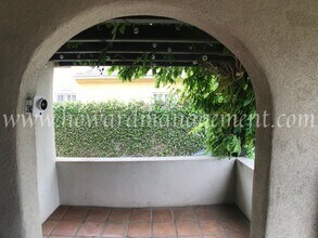 2832 S Victoria Ave in Los Angeles, CA - Building Photo - Building Photo