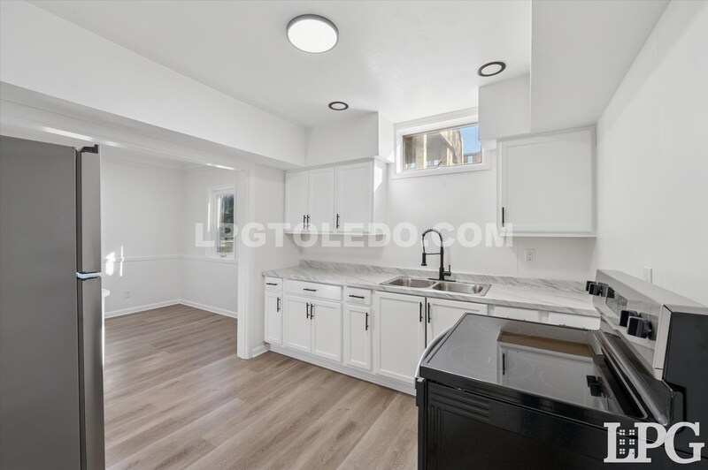 4013 Caroline Ave in Toledo, OH - Building Photo