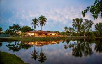 3553 Estepona Ave in Doral, FL - Building Photo - Building Photo