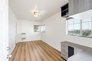 4965 O Sullivan Dr in Los Angeles, CA - Building Photo