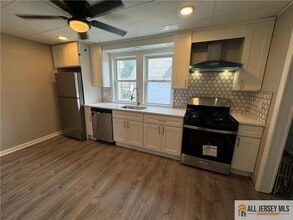 67 Foyer St, Unit 1 in Edison, NJ - Building Photo - Building Photo