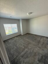 1026 Lapis Fields Way in Bluffdale, UT - Building Photo - Building Photo