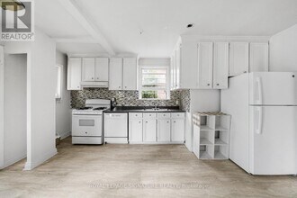 17 Pleasant Ave in Toronto, ON - Building Photo - Building Photo