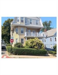 26 Sycamore St, Unit 3 in Somerville, MA - Foto de edificio - Building Photo