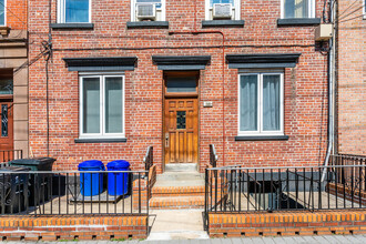 516 Park Ave in Hoboken, NJ - Building Photo - Building Photo