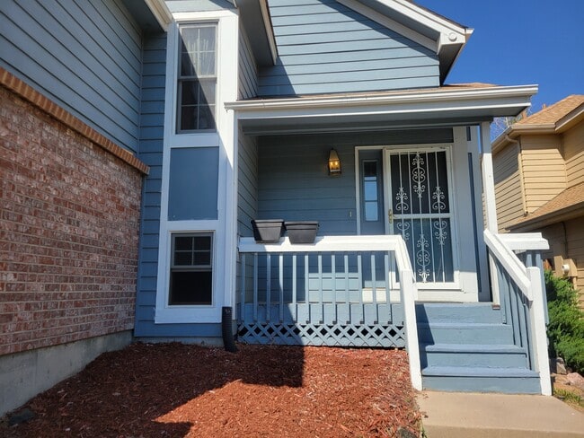 4234 Flanders St in Denver, CO - Building Photo - Building Photo