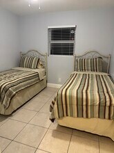 3451 48th Ln S in Lake Worth Beach, FL - Building Photo - Building Photo