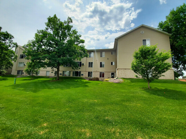 Oak Hills Manor - Ages 55+ in Circle Pines, MN - Building Photo - Building Photo