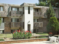 Viking Apartments in Springfield, MO - Building Photo - Building Photo