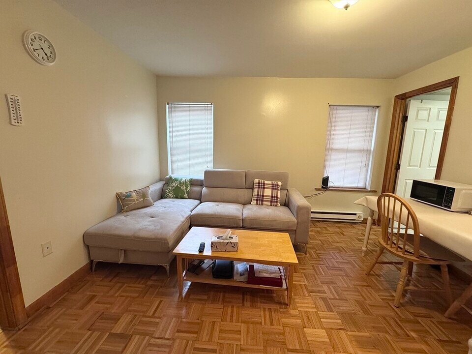 100 Brook St, Unit #1 in Brookline, MA - Building Photo
