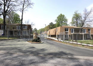 New Village Apartments in Atlanta, GA - Building Photo - Building Photo