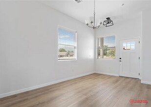 21640 Loop St in Tehachapi, CA - Building Photo - Building Photo