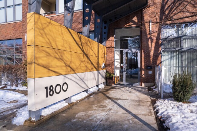 1800 Ridge Ave in Evanston, IL - Building Photo - Building Photo