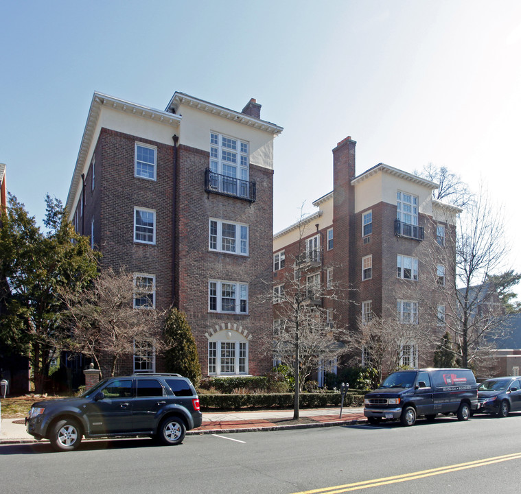 Pondfield Apartments in Bronxville, NY - Foto de edificio