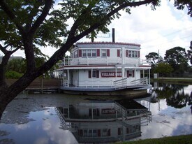 5900 Village Cir N in Orlando, FL - Building Photo