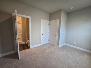2900 Kempthorne Rd in Cary, NC - Building Photo - Building Photo