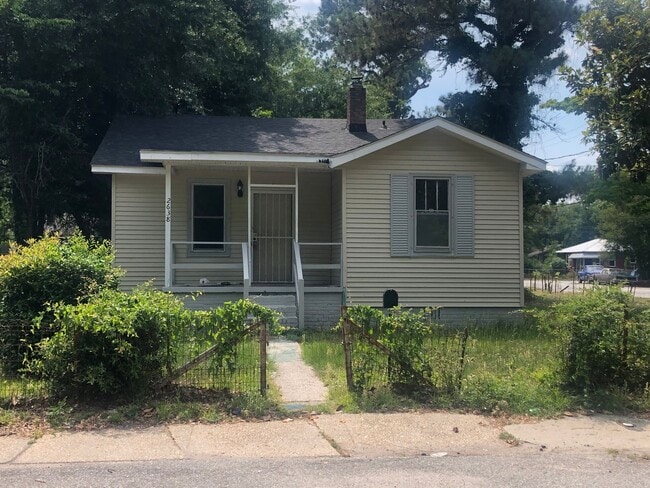 property at 2638 Woodlawn Ave