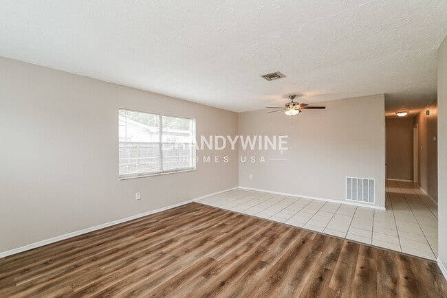 11780 129th Ave N in Largo, FL - Building Photo - Building Photo