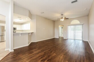 1771 Moss Creek Dr in Orange Park, FL - Foto de edificio - Building Photo