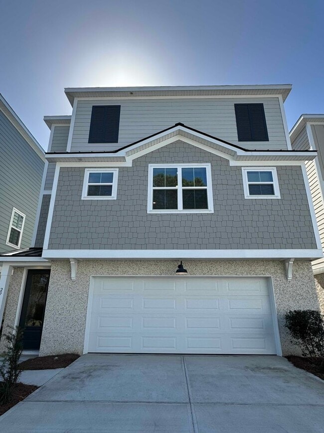 property at 20 Ladyslipper Ln