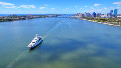 1801 N Flagler Dr in West Palm Beach, FL - Foto de edificio - Building Photo