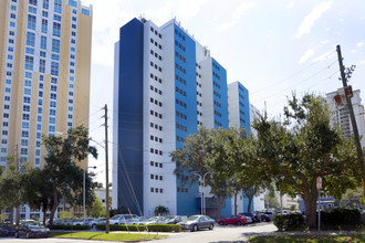 Presbyterian Towers in St. Petersburg, FL - Building Photo - Building Photo