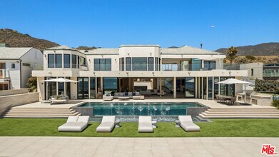 31100 Broad Beach Rd in Malibu, CA - Building Photo - Building Photo