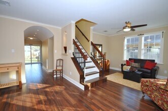 610 Enid St in Houston, TX - Foto de edificio - Building Photo