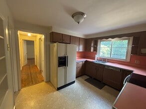 9 Robin Rd in Windham, CT - Building Photo - Building Photo