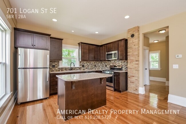 701 Logan St SE in Grand Rapids, MI - Building Photo - Building Photo