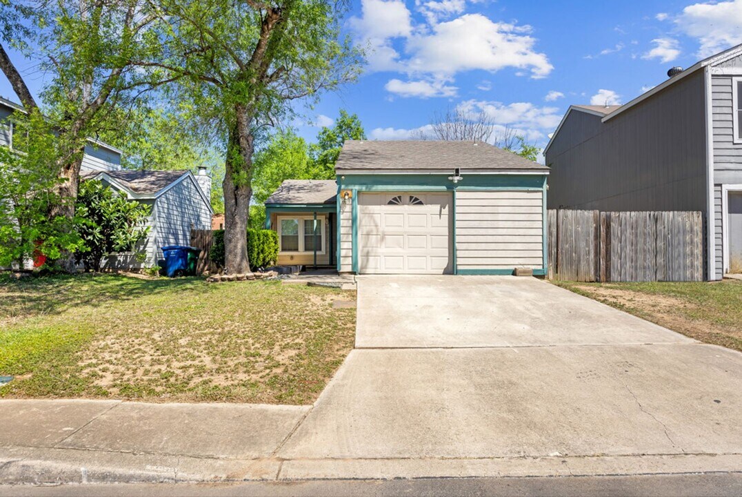 9929 Village Briar in San Antonio, TX - Building Photo