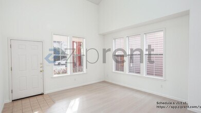 5 Chester Cir in Los Altos, CA - Foto de edificio - Building Photo