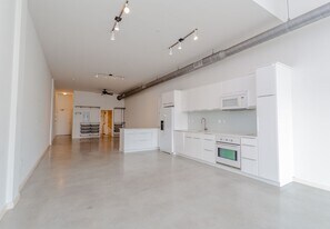 2235 E 6th St in Austin, TX - Building Photo