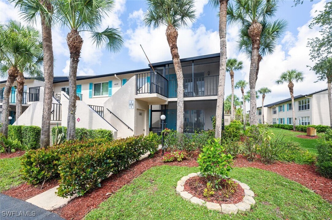 4130 Looking Glass Ln in Naples, FL - Building Photo