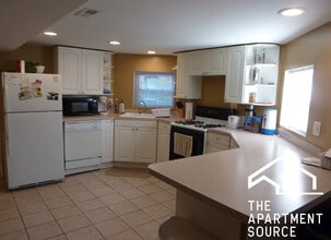 4039 N Long Ave, Unit G in Chicago, IL - Foto de edificio - Building Photo