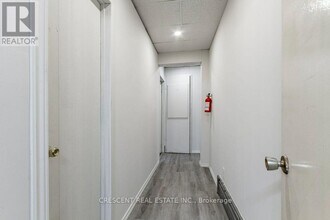 390-390 College St in Toronto, ON - Building Photo - Building Photo