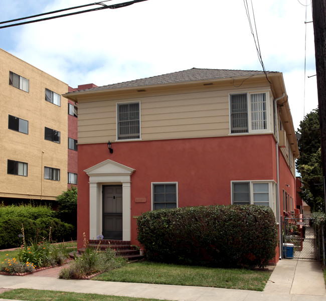 2124 E Bermuda St in Long Beach, CA - Building Photo - Building Photo