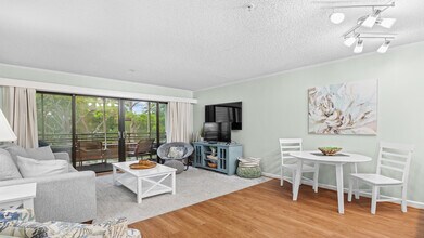 415 Ocean Creek Dr in Myrtle Beach, SC - Building Photo - Building Photo