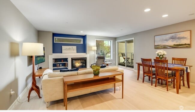 property at 511 W Mercer Pl