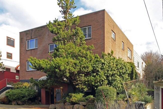 Daniels Apartments in Seattle, WA - Building Photo - Building Photo