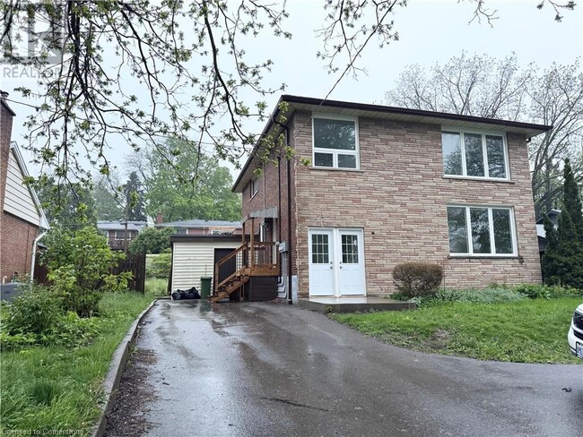 415 Sanatorium Rd in Hamilton, ON - Building Photo - Building Photo