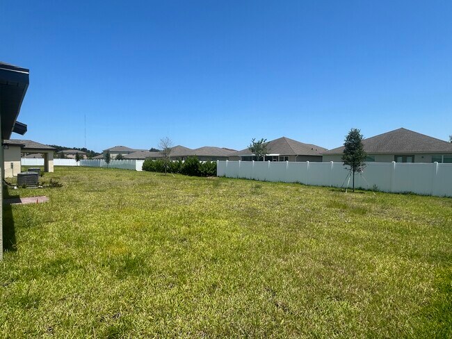 4213 Longmour Ln in Fort Pierce, FL - Foto de edificio - Building Photo